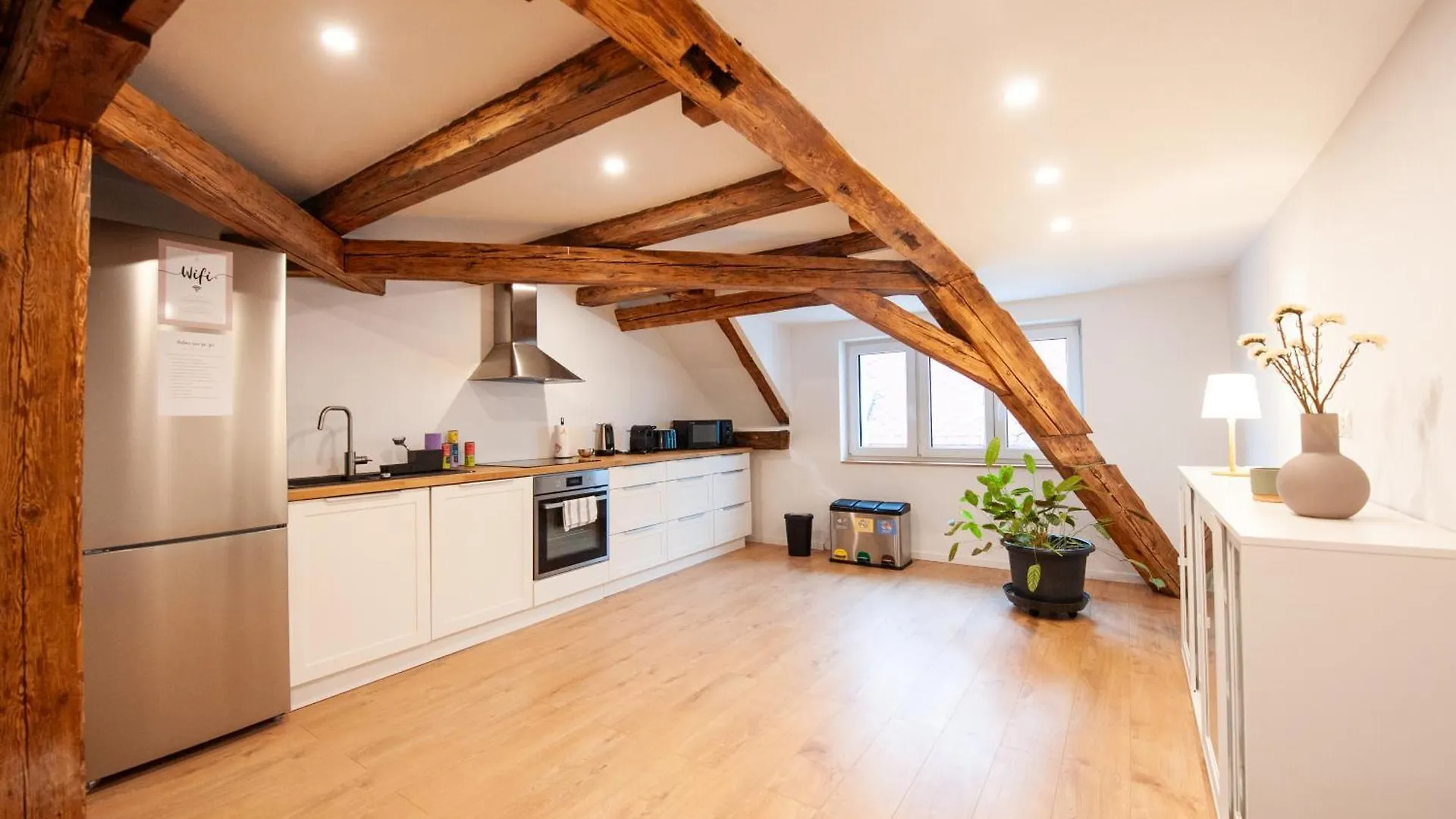 Apartment Schlossberg - Ferienwohnung Im Herzen Von Selb